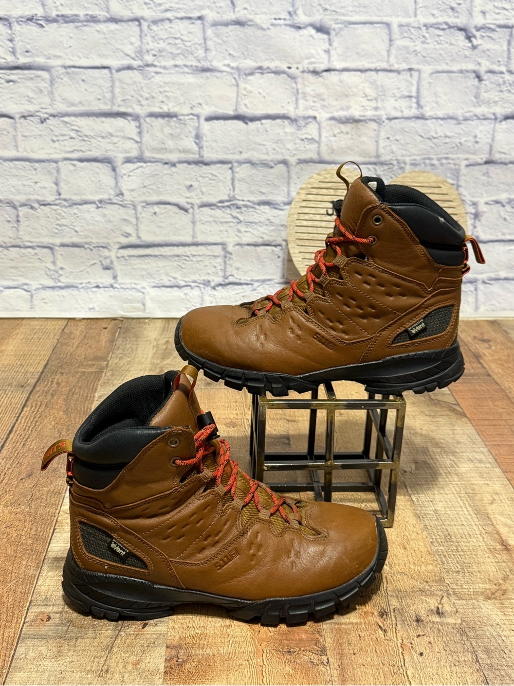 5.11 Tactical Men's XPRT® 3.0 Waterproof 6” Boot Size 11.5
Pre-owned in good c